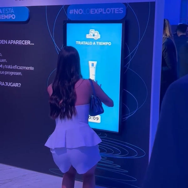 Juego Interactivo Effaclar | La Roche-Posay