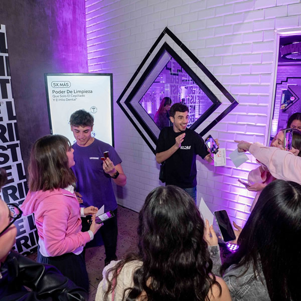 Desafío Cuidado Total — Trivia interactiva Listerine en pantalla touch